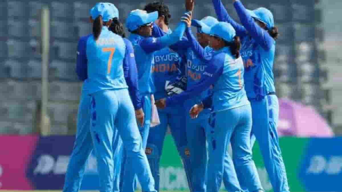 Women's T20 World Cup Indian cricketers including Sachin Tendulkar and Virat Kohli applaud Women in Blue after Pakistan's victory