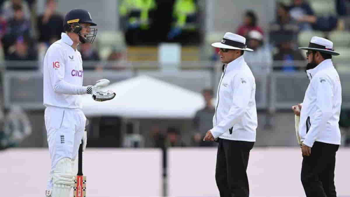 What is soft signal in cricket