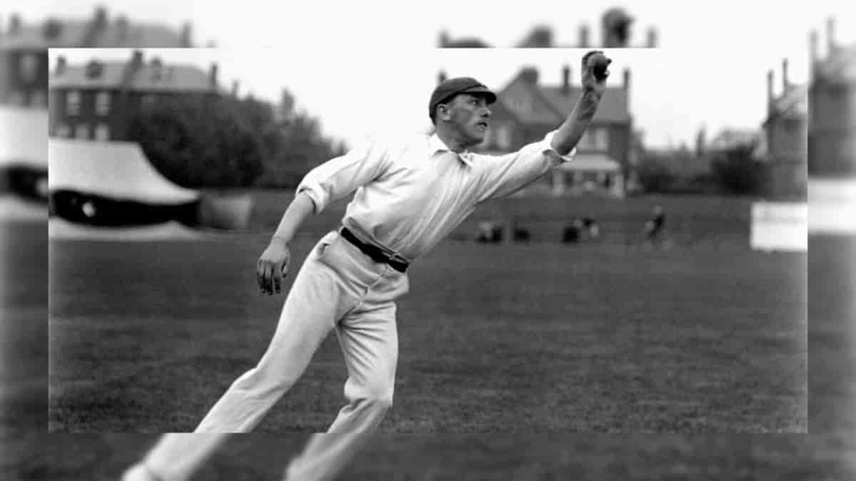 Who is the oldest player to play in a test match?