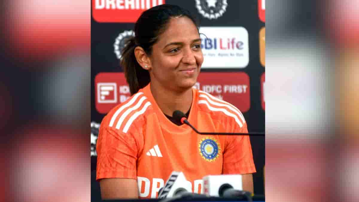 Harmanpreet Kaur Praises Bowlers but Criticizes Fielding in India's ODI Defeat to Australia