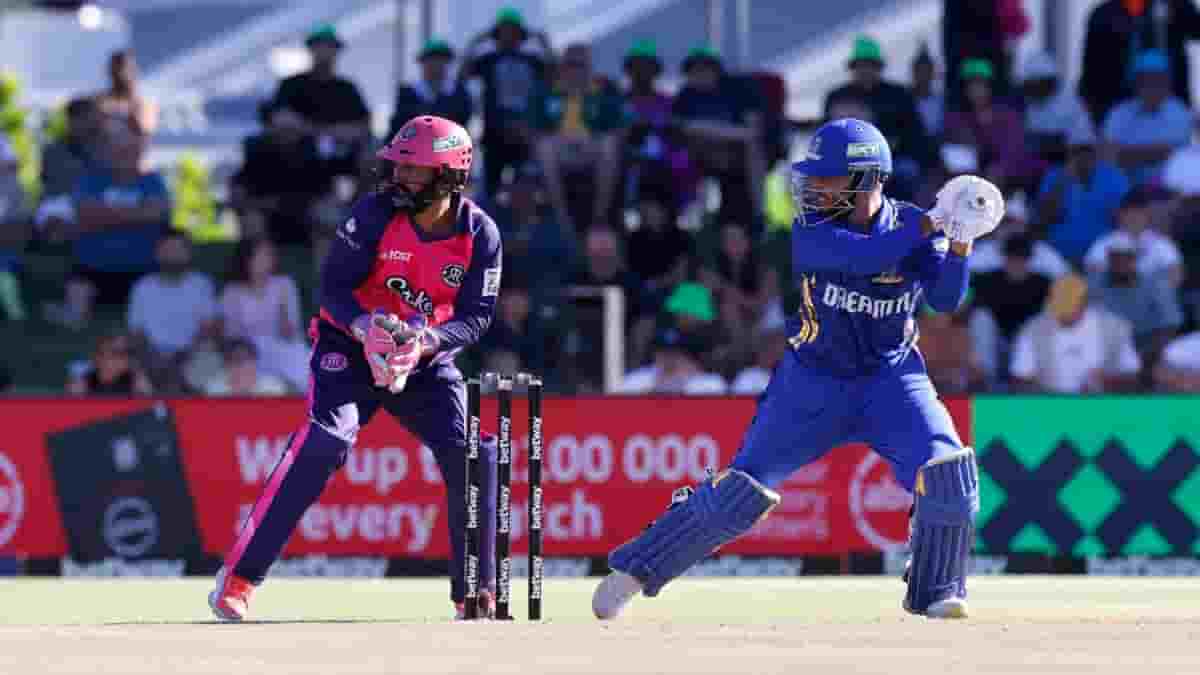 SA20: Dinesh Karthik Takes An Extravagant Catch At The Age Of 39