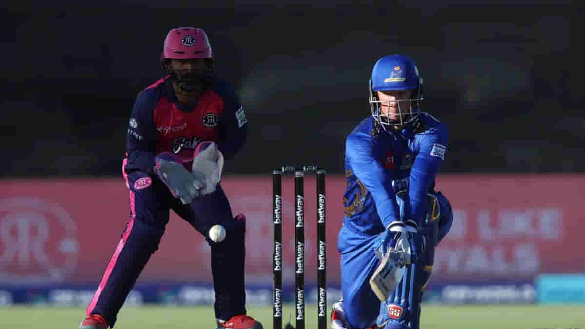 SA20: Dinesh Karthik Takes An Extravagant Catch At The Age Of 39